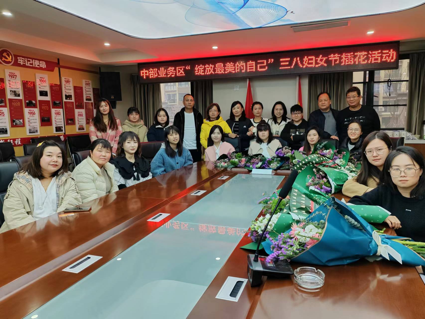 �������������Լ���-- j9.com����в�ҵ�����μӼ������˺����ֱ��û� ����չ�廨�